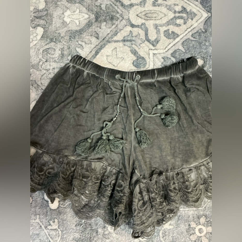 POL Charcoal Gray Elastic Shorts with Lace Trim and Tassel Detail - Picture 4 of 9
